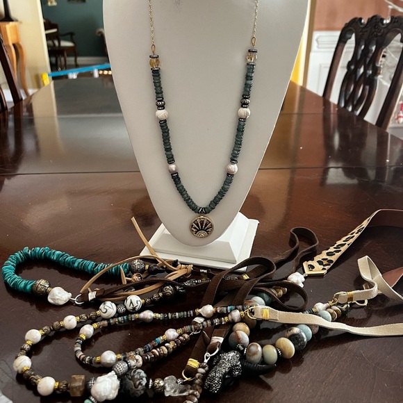 One-of-a-Kind Rare Teal Kyanite Necklace with a lucky charm - Picture 3 of 4